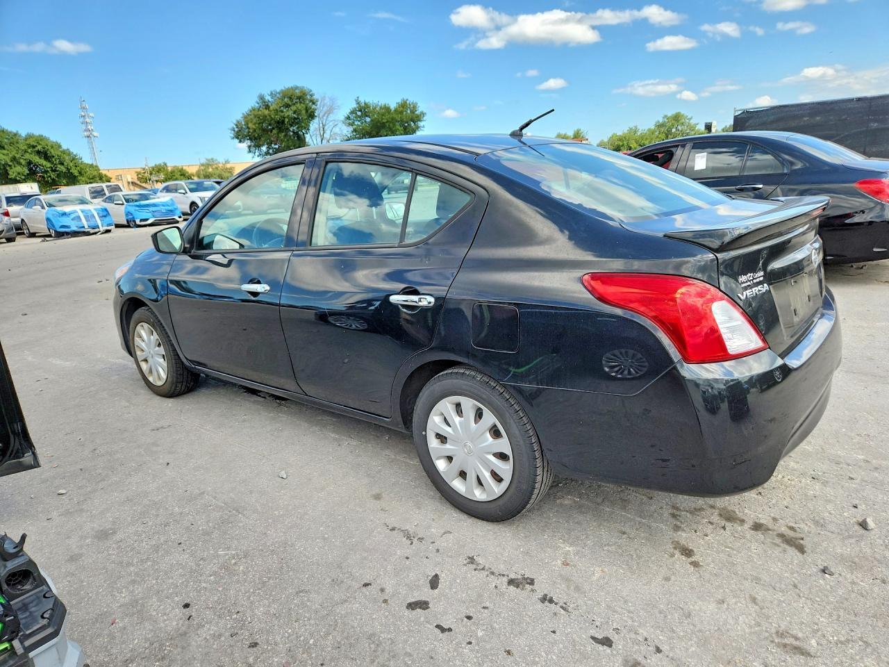 2017 NISSAN VERSA
