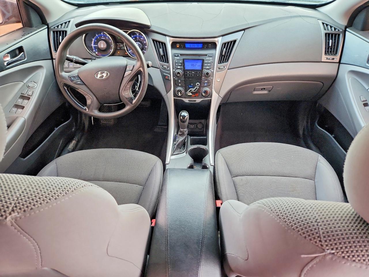 2011 HYUNDAI SONATA