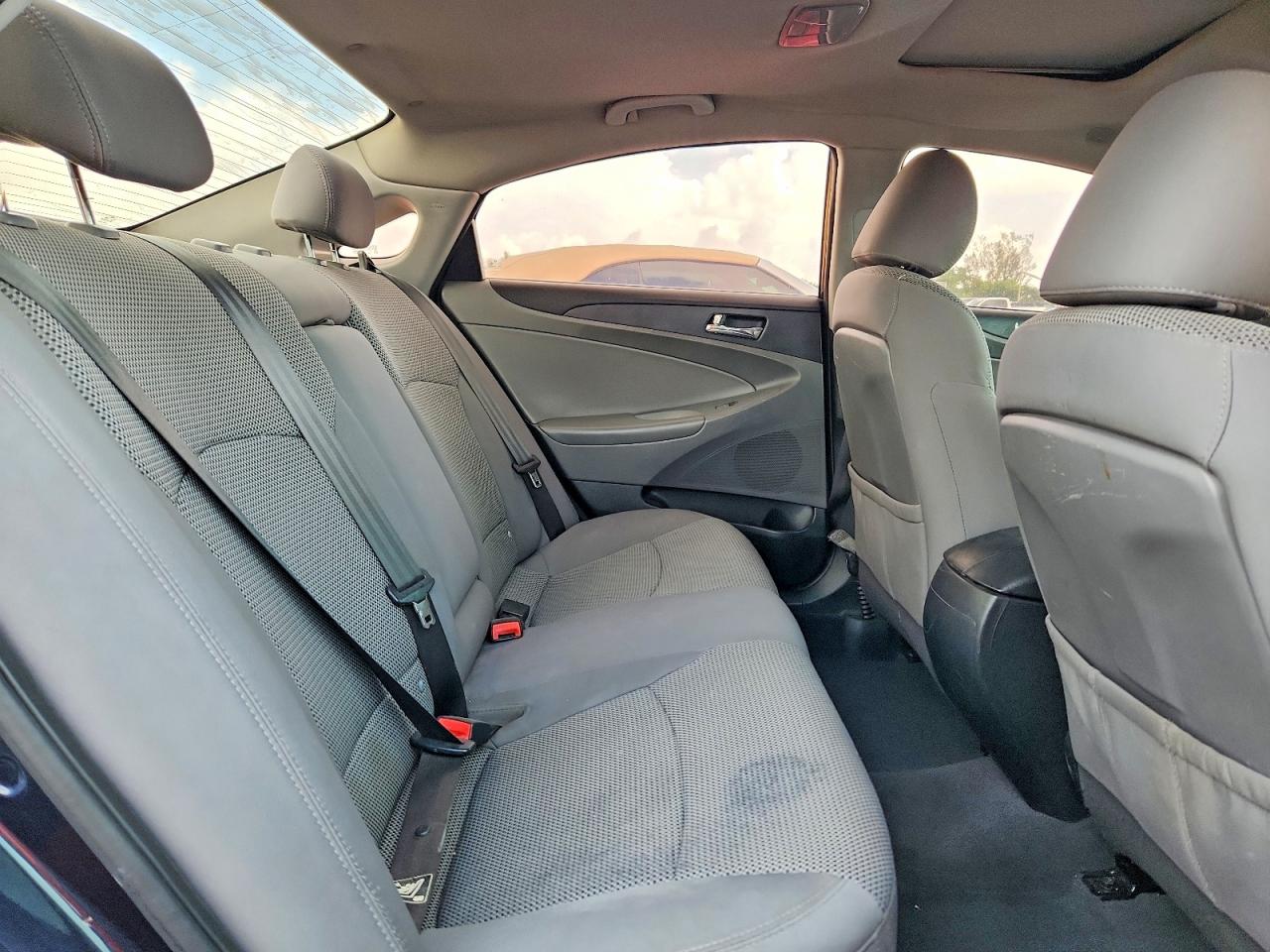 2011 HYUNDAI SONATA