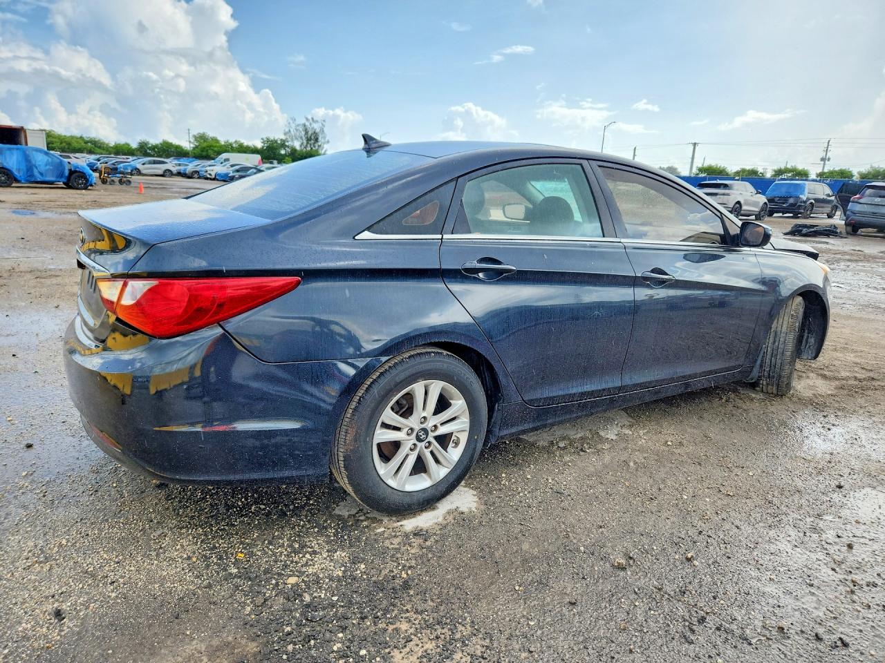 2011 HYUNDAI SONATA