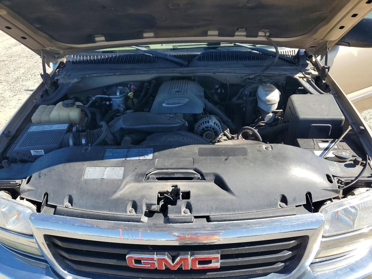 2004 GMC SIERRA