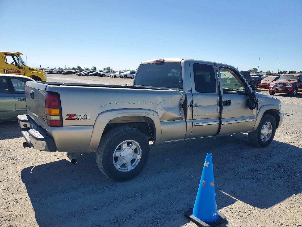 2004 GMC SIERRA