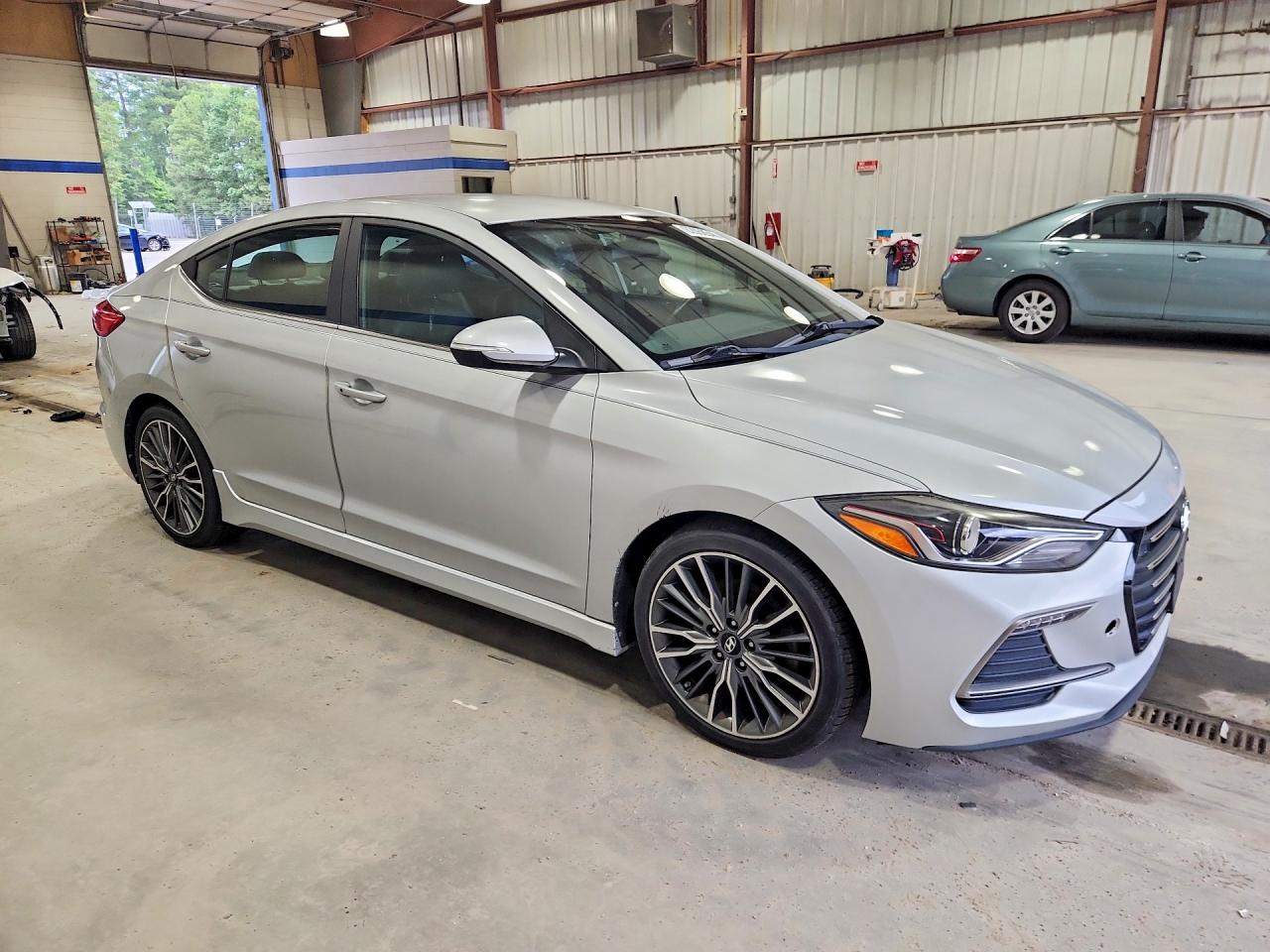 2017 HYUNDAI ELANTRA