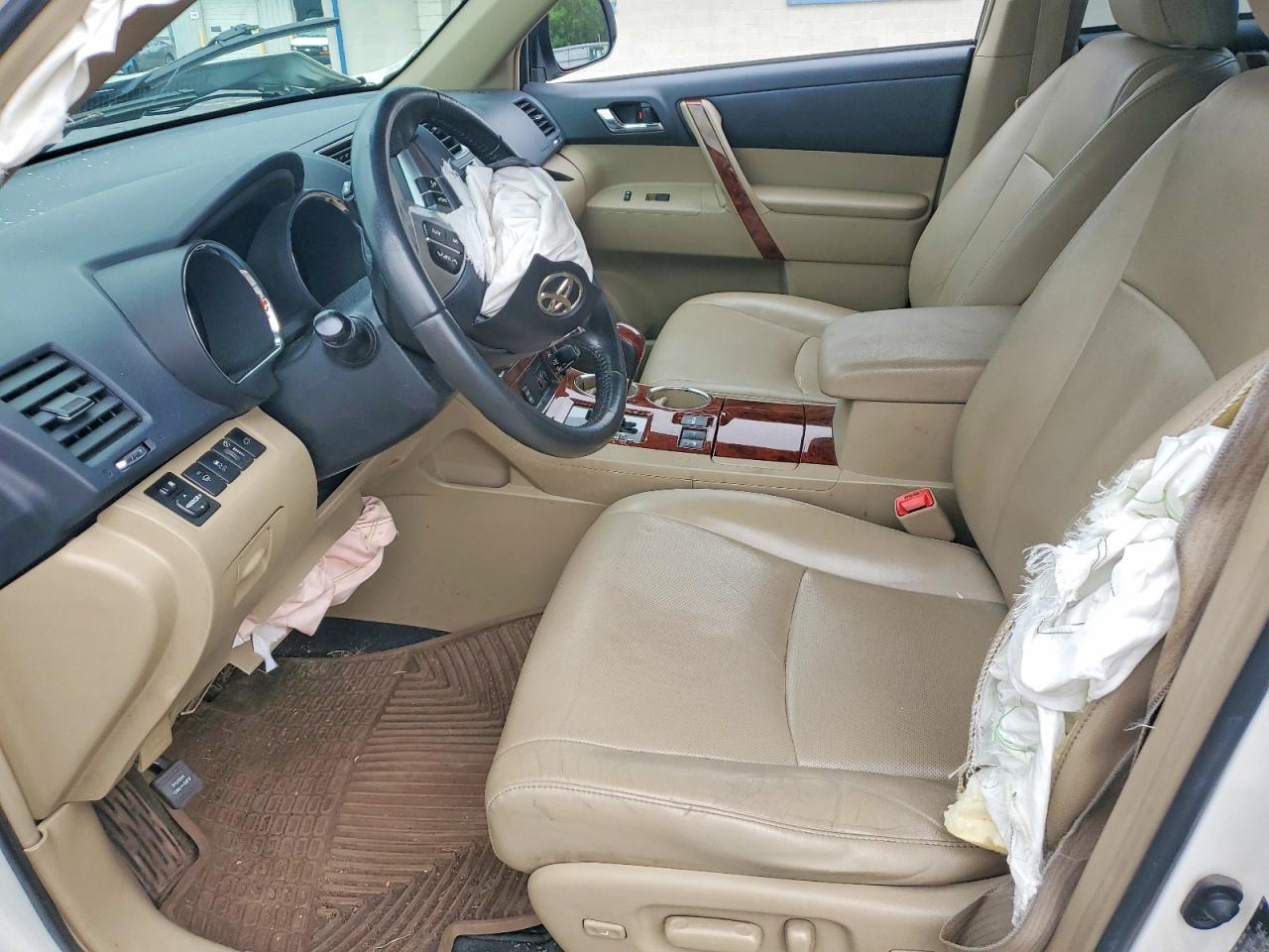2013 TOYOTA HIGHLANDER