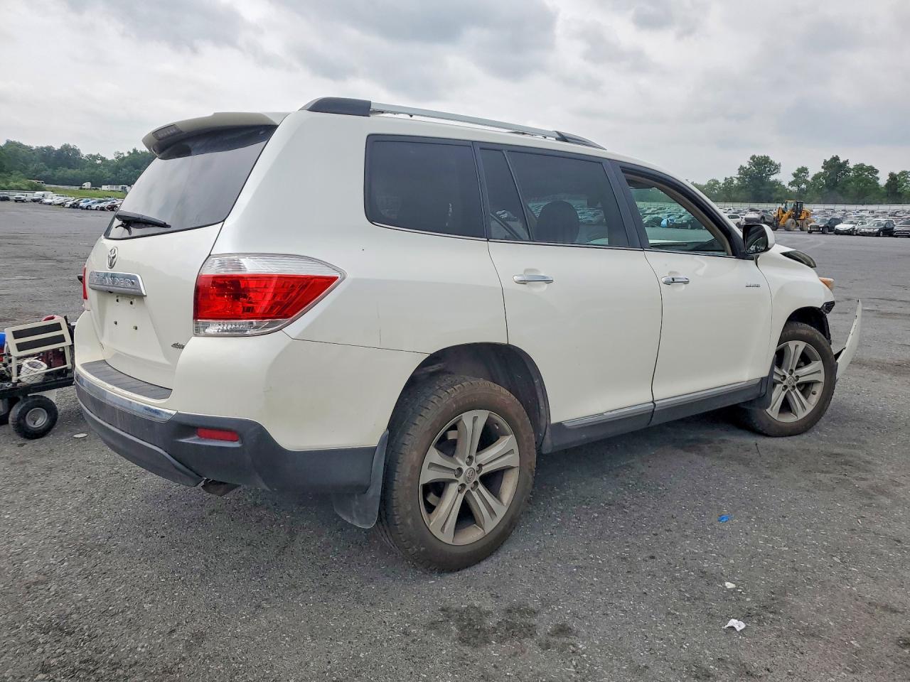 2013 TOYOTA HIGHLANDER
