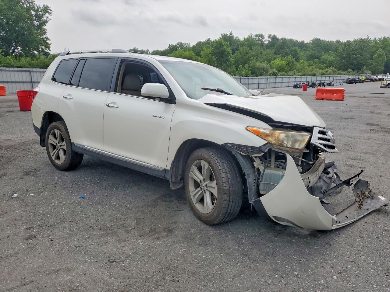 2013 TOYOTA HIGHLANDER