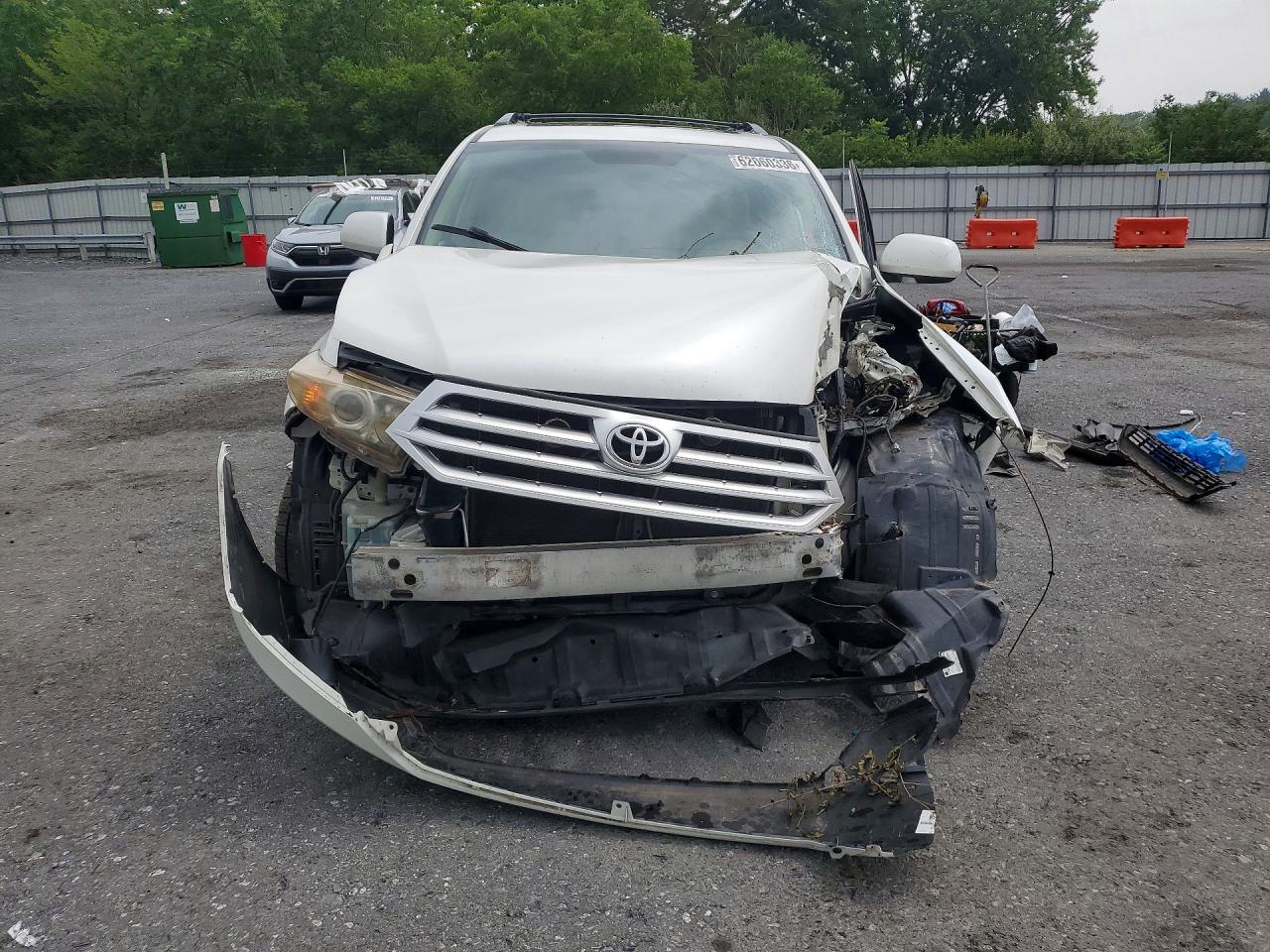 2013 TOYOTA HIGHLANDER