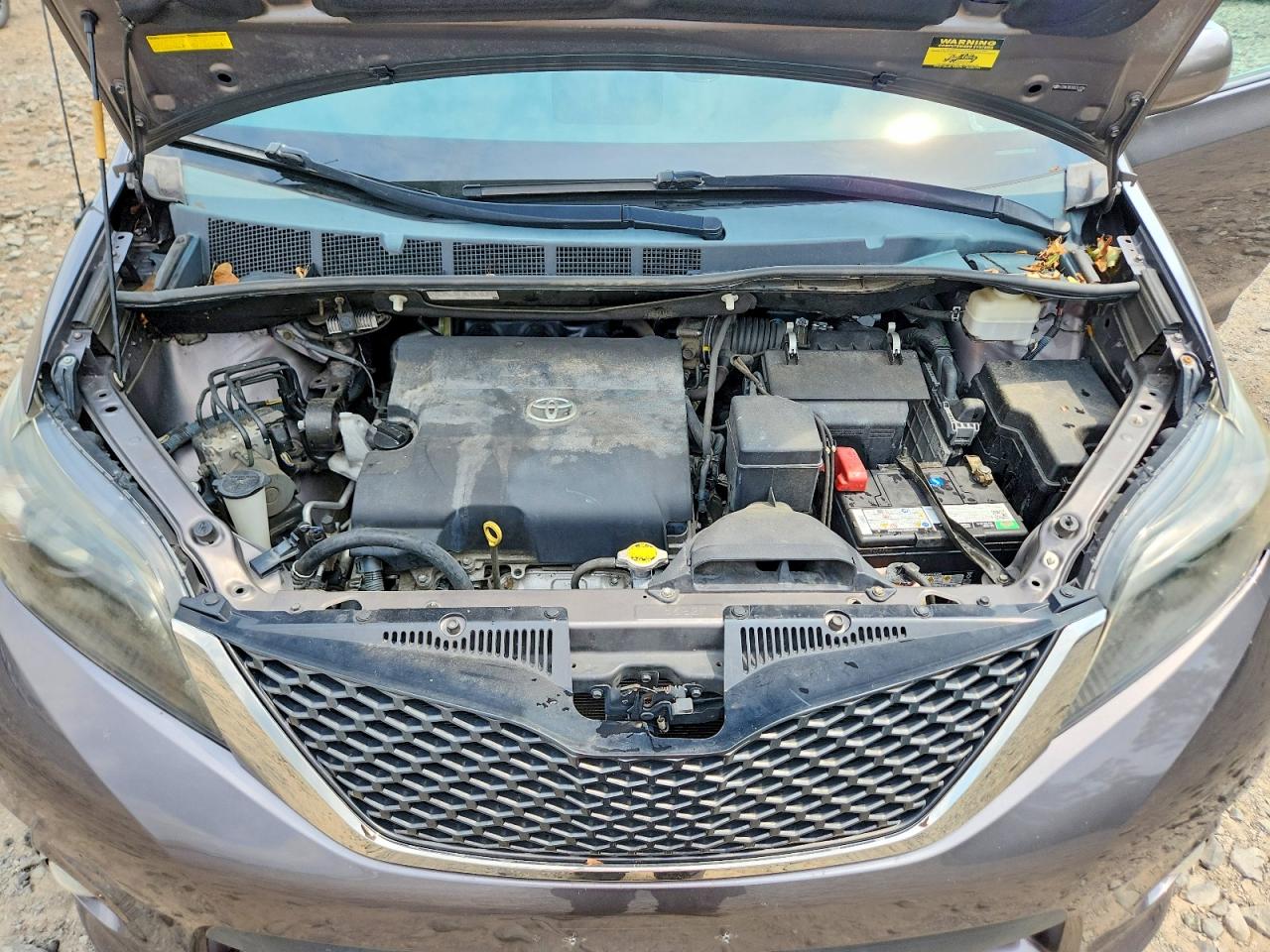 2013 TOYOTA SIENNA