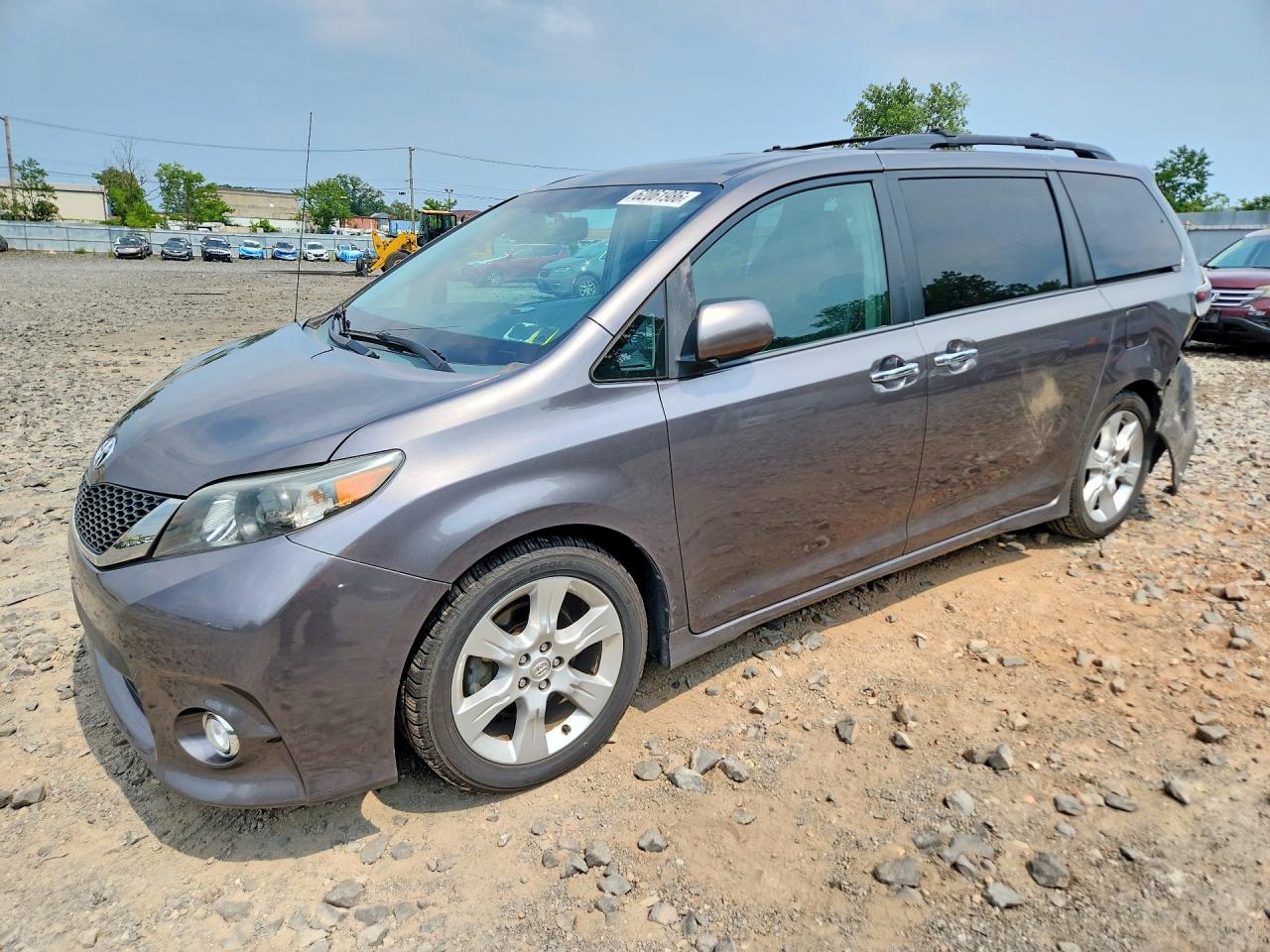 2013 TOYOTA SIENNA