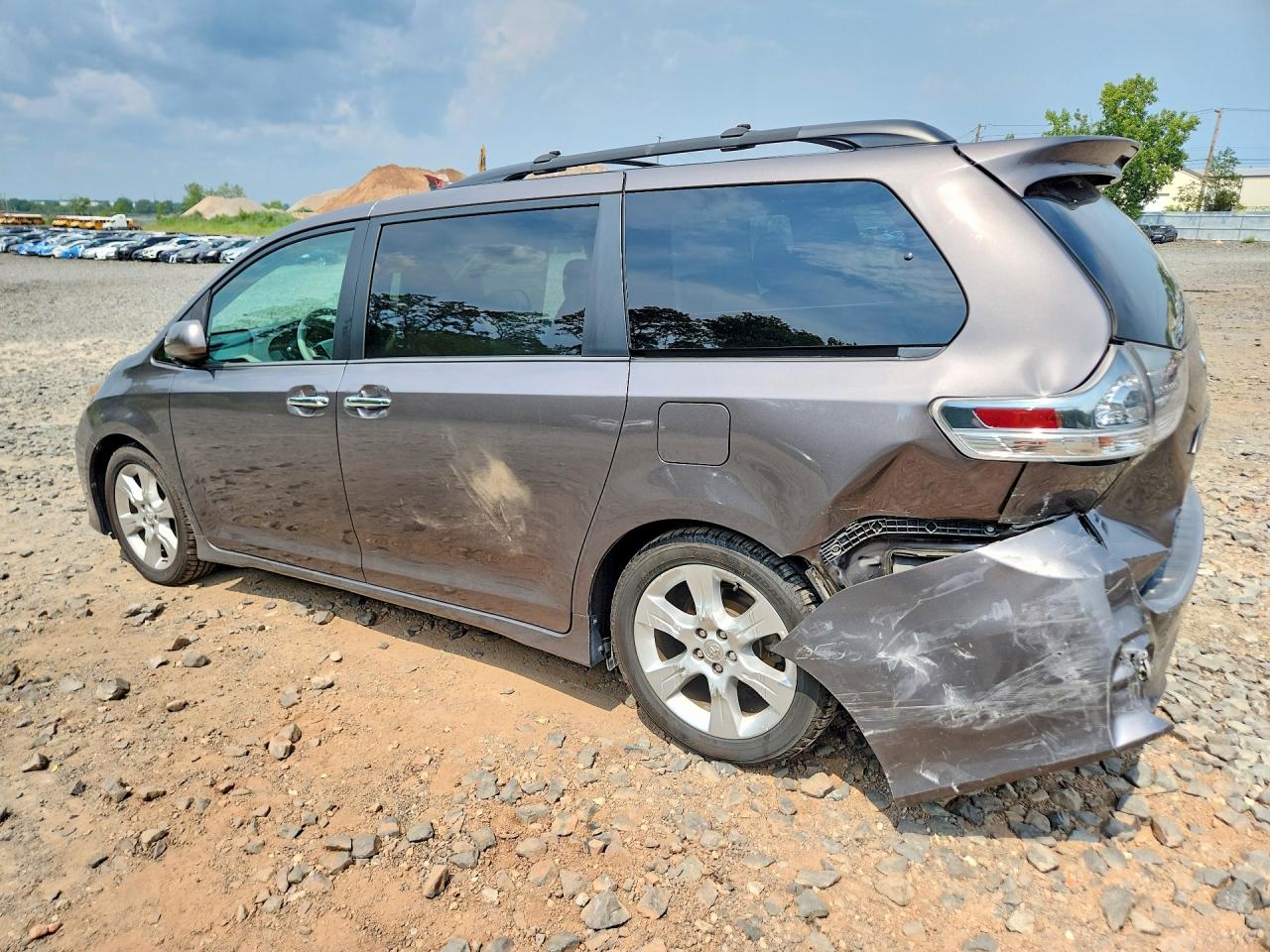 2013 TOYOTA SIENNA