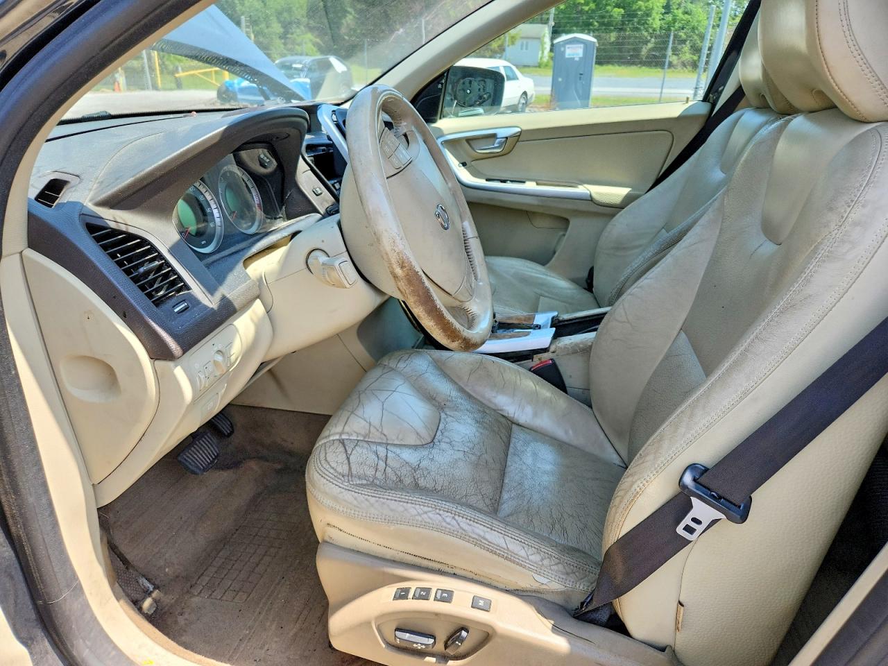 2010 VOLVO XC60