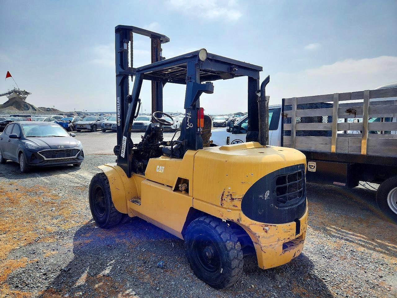 2000 CATERPILLAR FORKLIFT