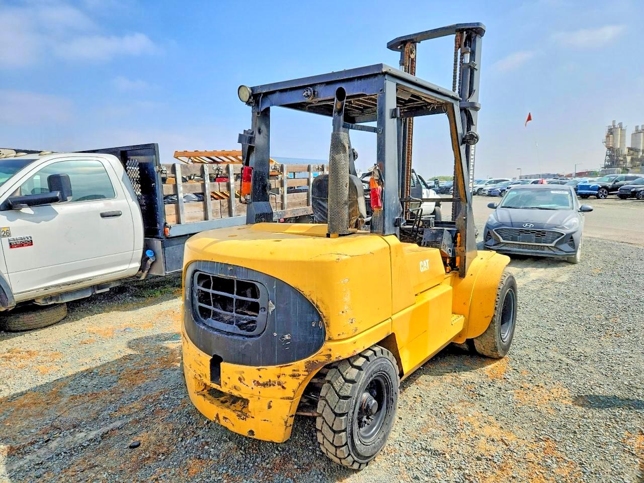 2000 CATERPILLAR FORKLIFT