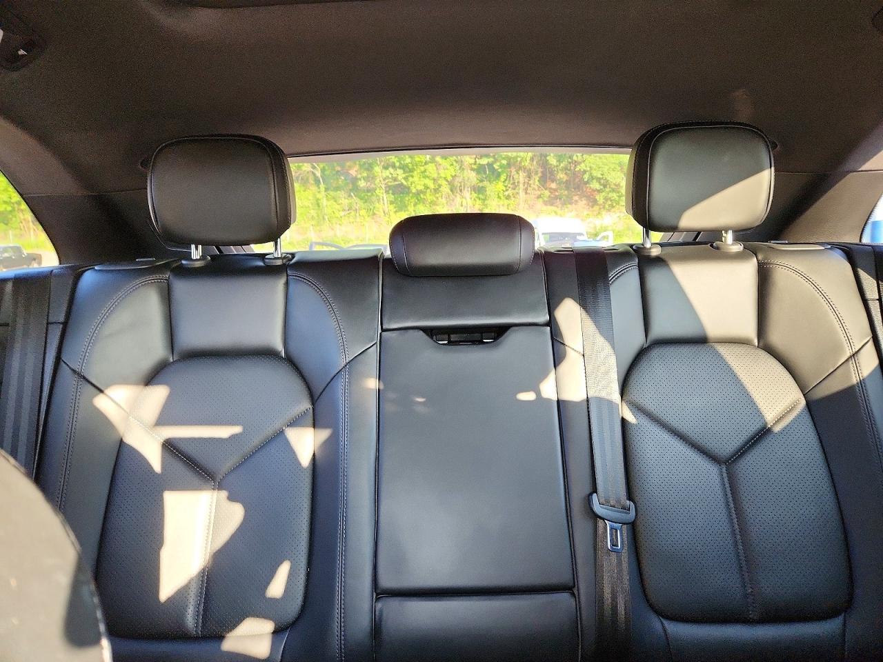 2021 PORSCHE MACAN