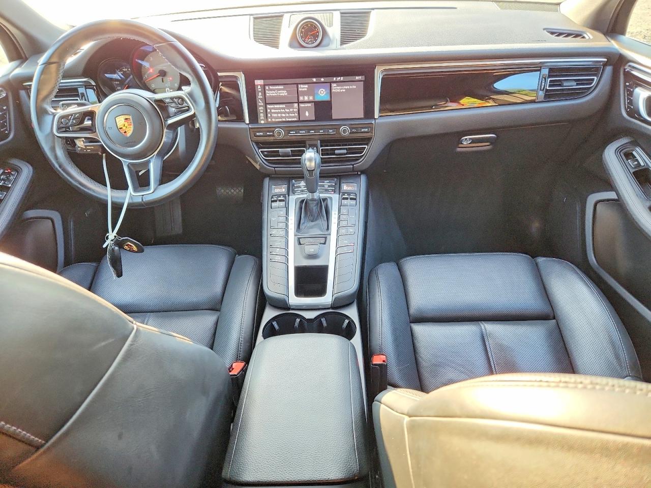2021 PORSCHE MACAN