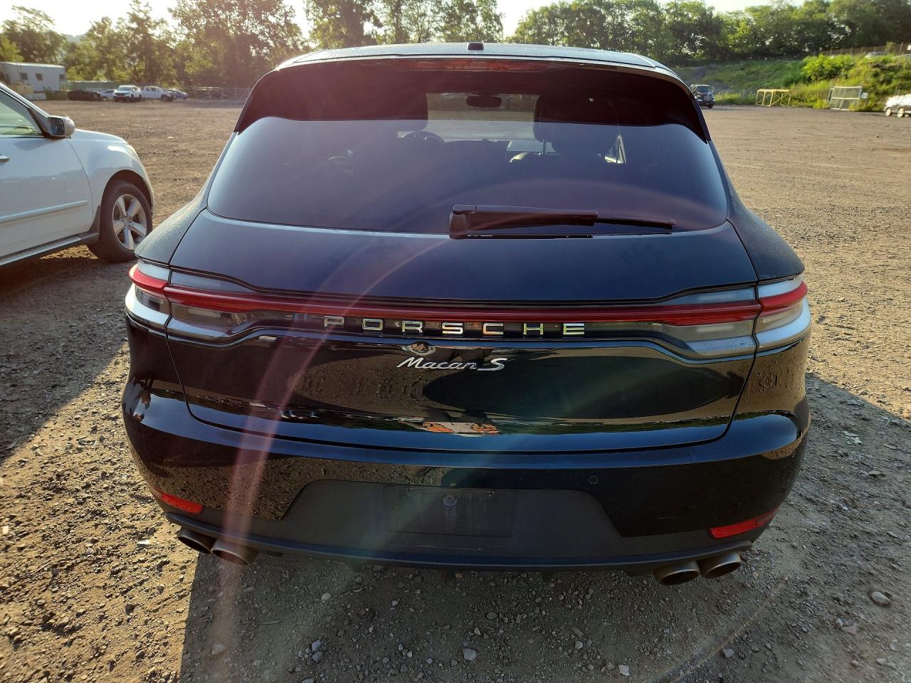 2021 PORSCHE MACAN