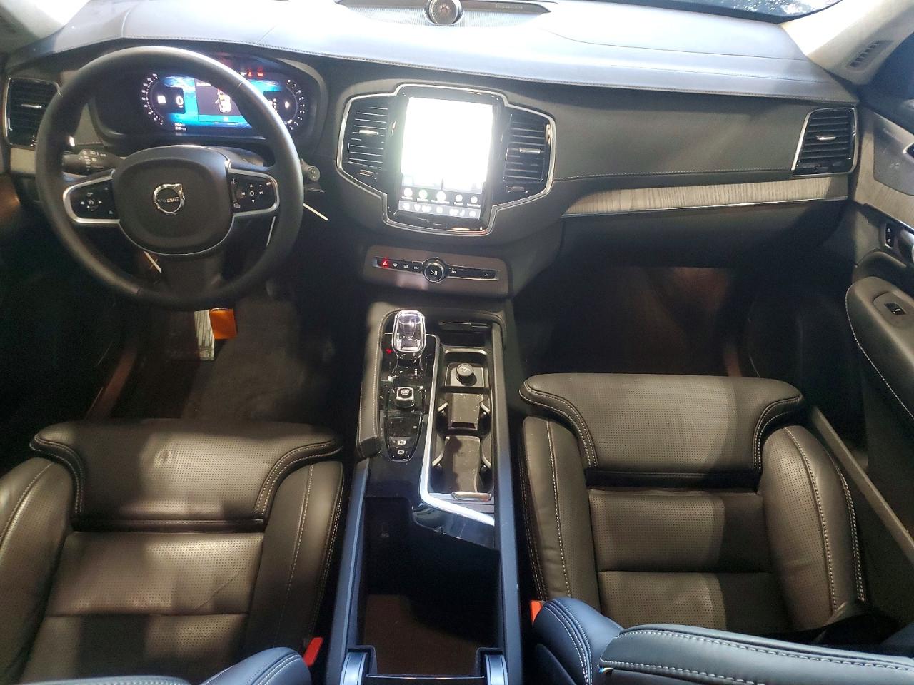 2025 VOLVO XC90