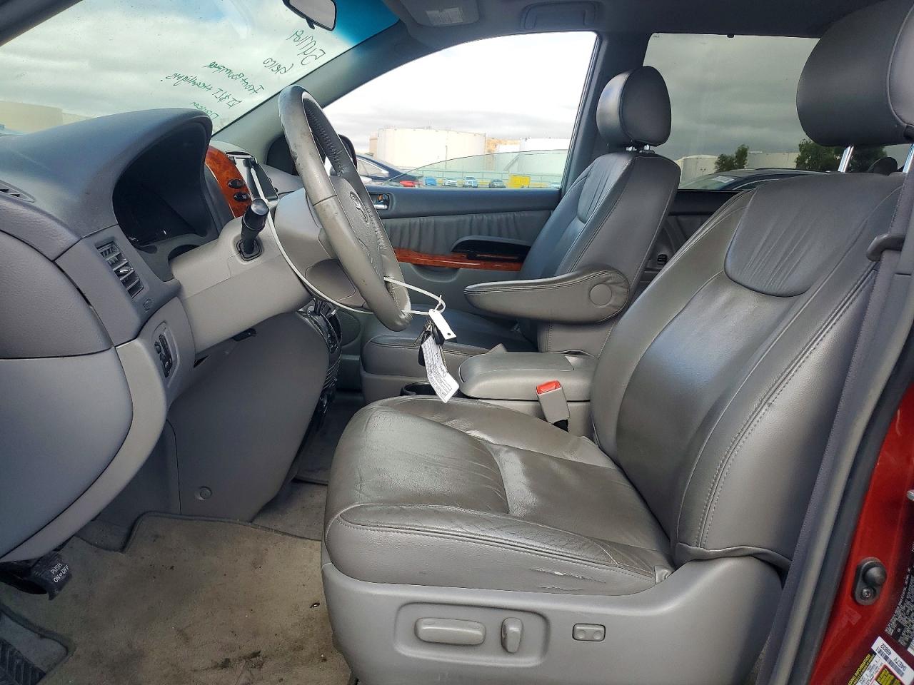 2008 TOYOTA SIENNA