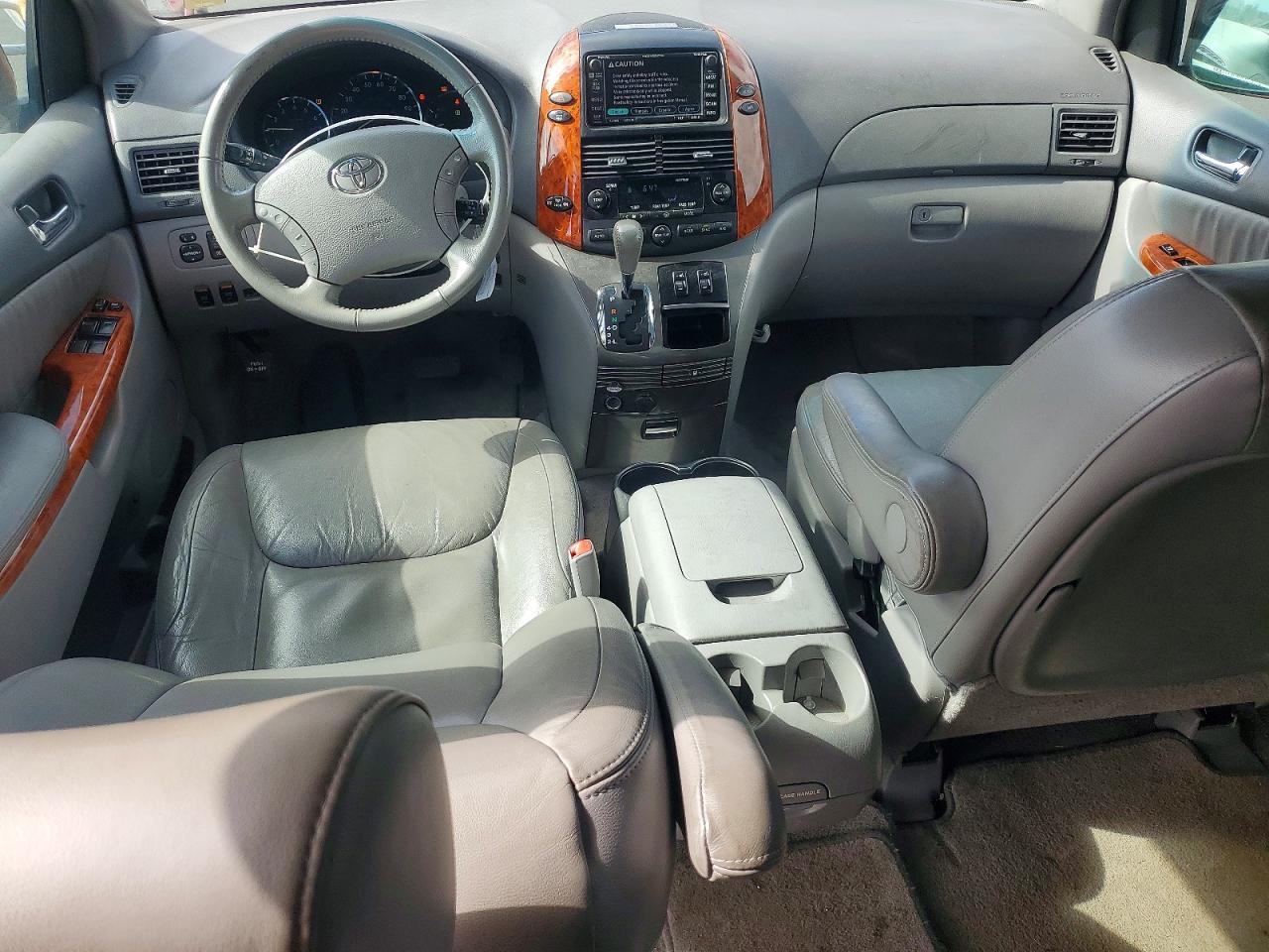 2008 TOYOTA SIENNA