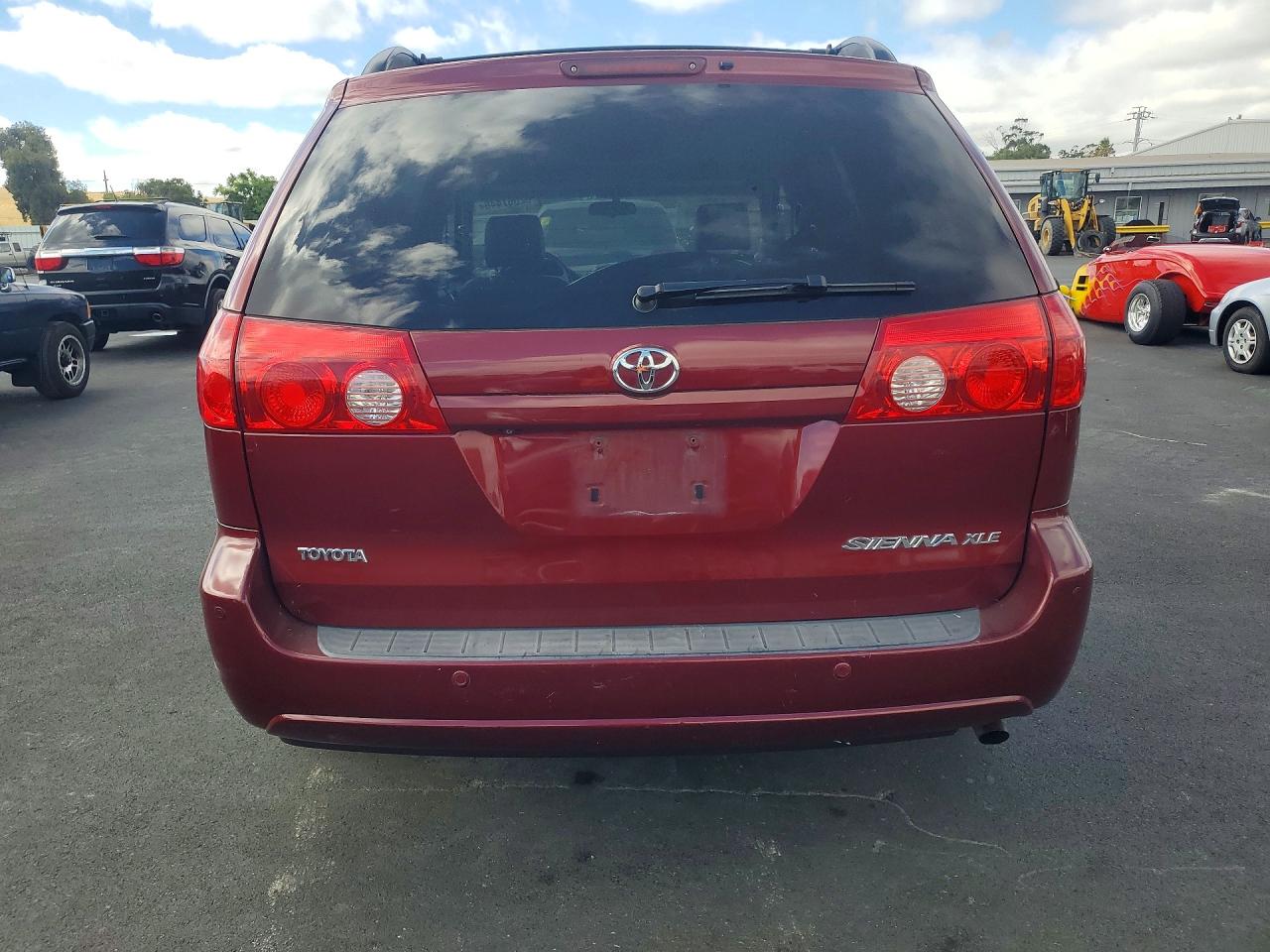 2008 TOYOTA SIENNA