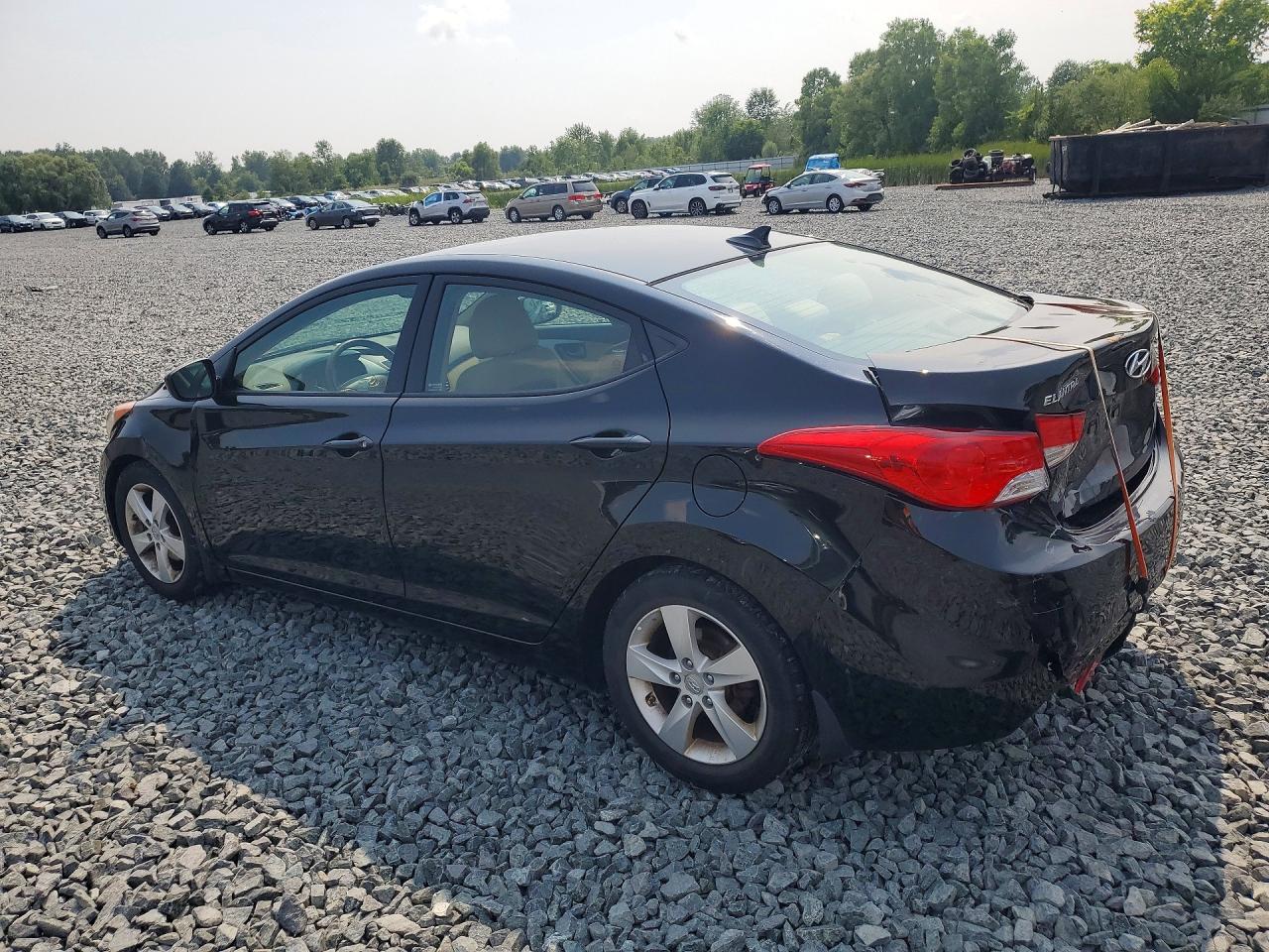 2013 HYUNDAI ELANTRA