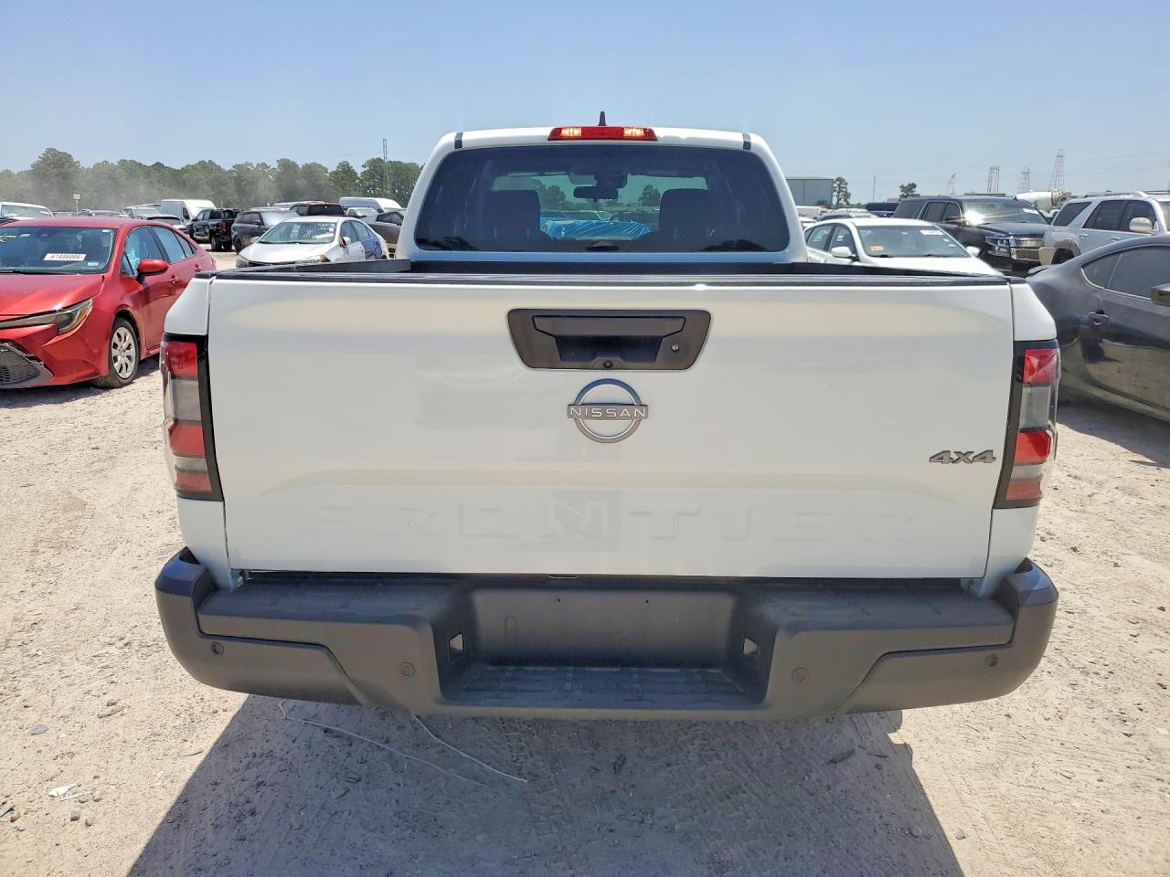 2024 NISSAN FRONTIER