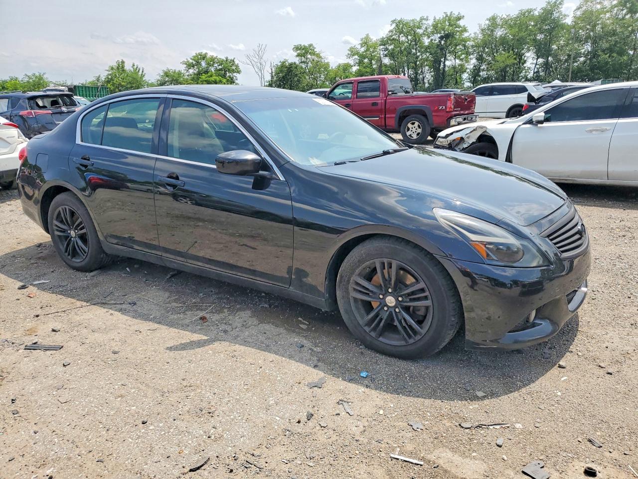 2013 INFINITI G37