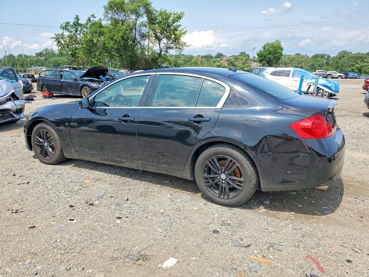 2013 INFINITI G37