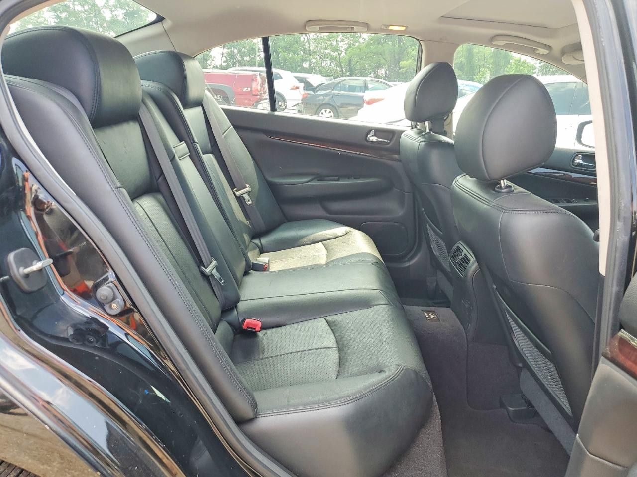 2013 INFINITI G37