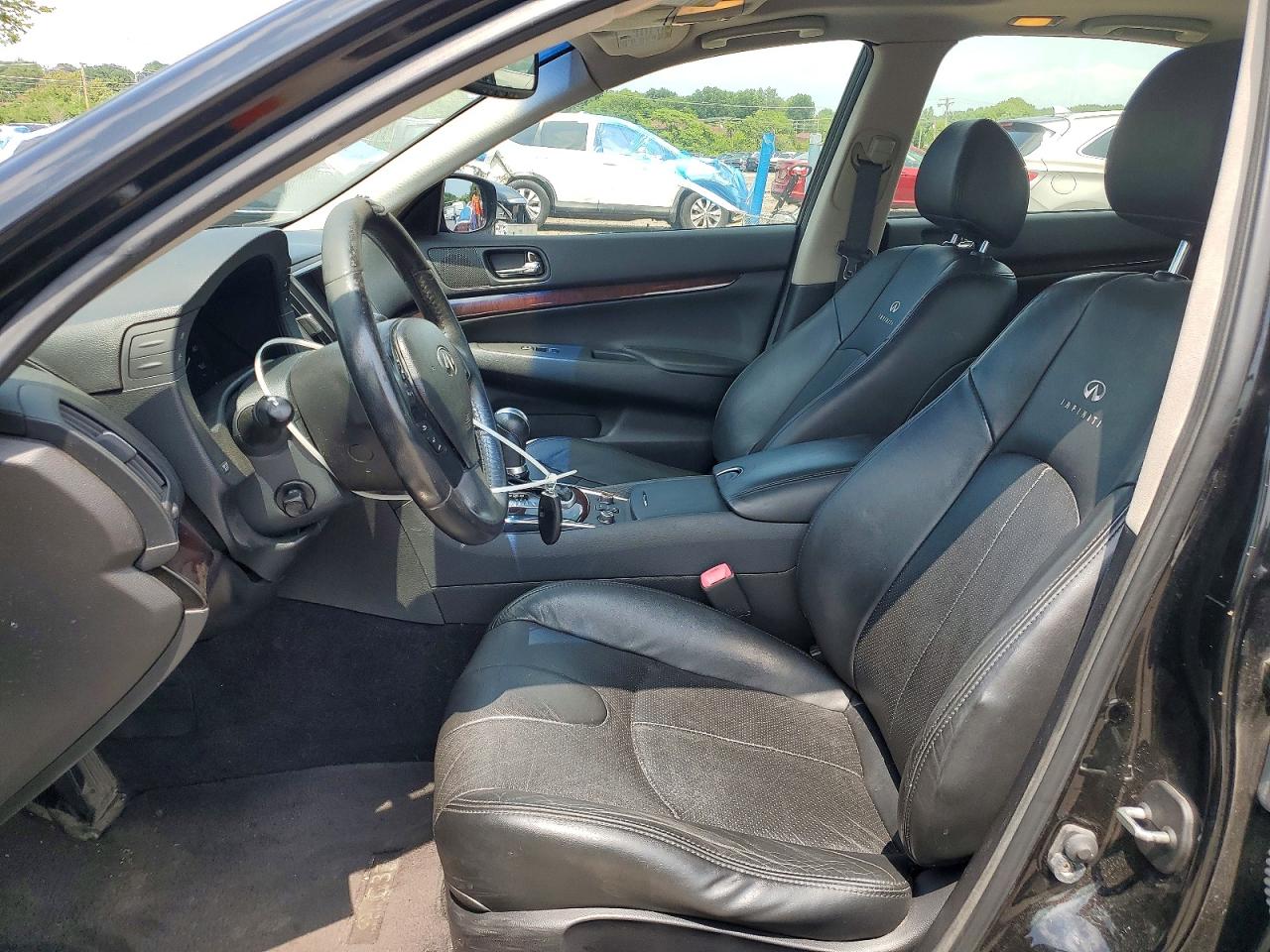 2013 INFINITI G37