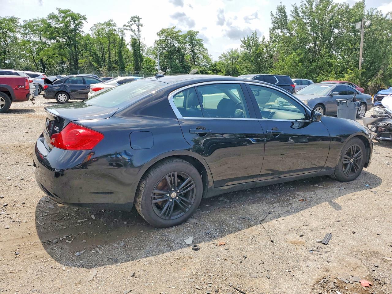 2013 INFINITI G37