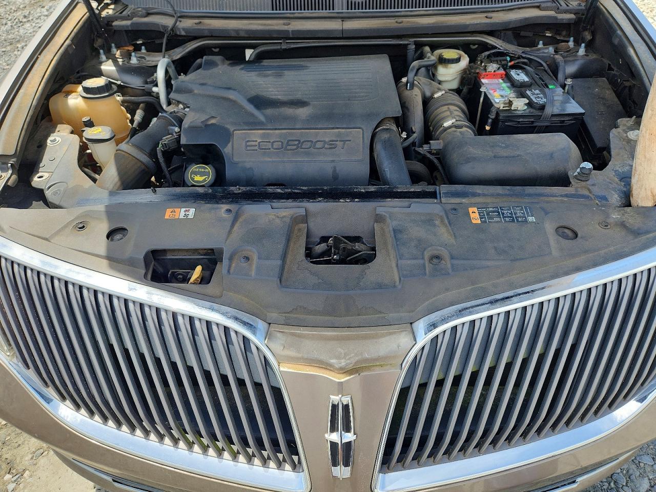 2016 LINCOLN MKT