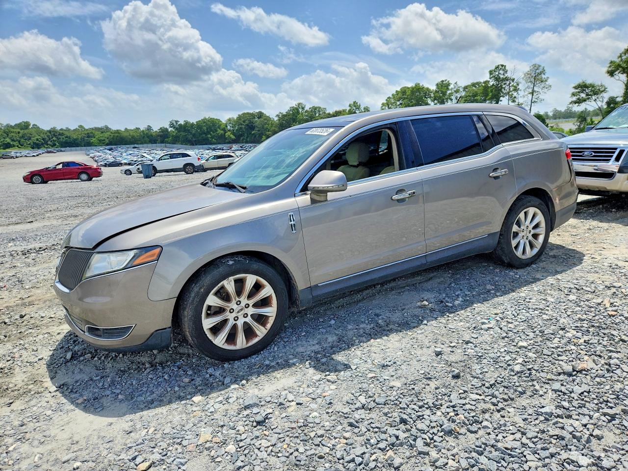 2016 LINCOLN MKT