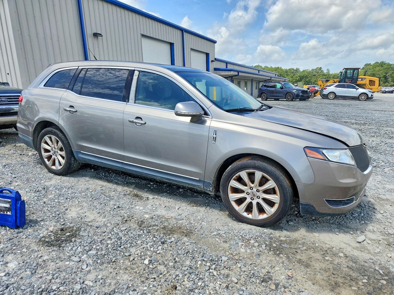 2016 LINCOLN MKT