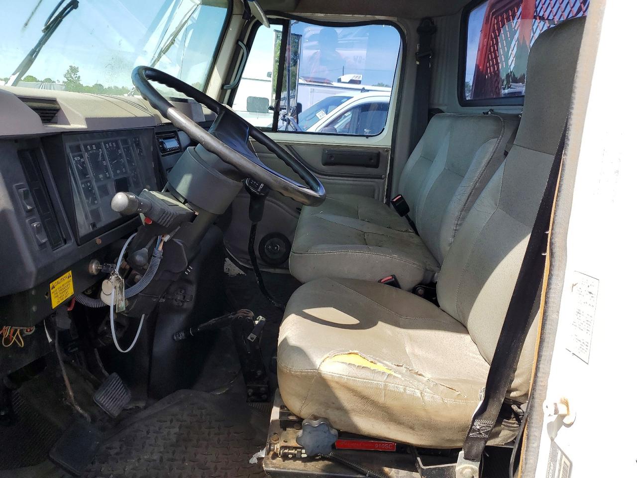 1996 INTERNATIONAL 4000 SERIE