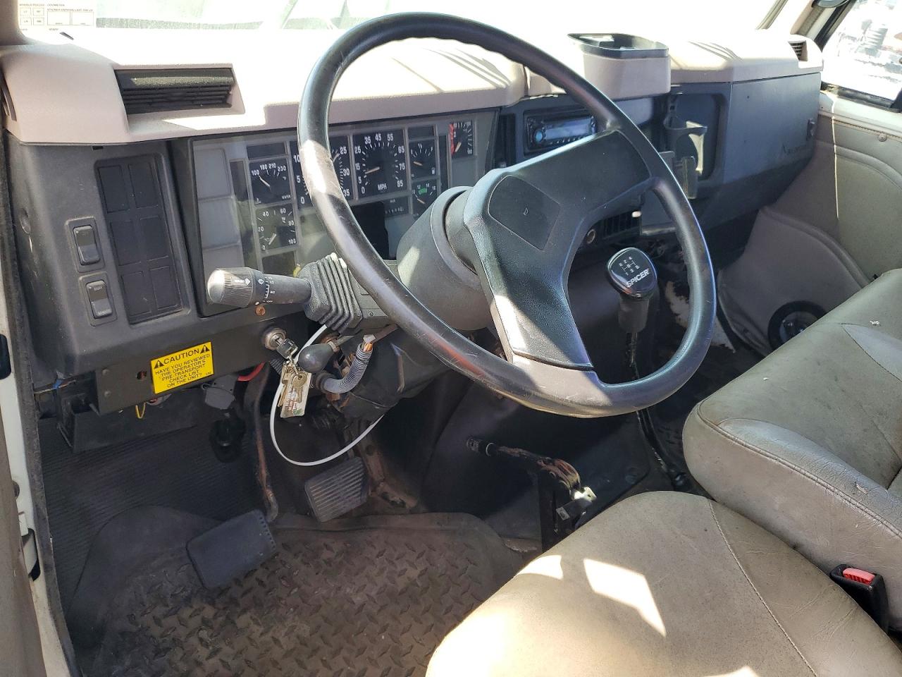 1996 INTERNATIONAL 4000 SERIE