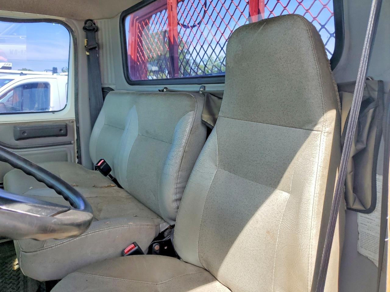1996 INTERNATIONAL 4000 SERIE