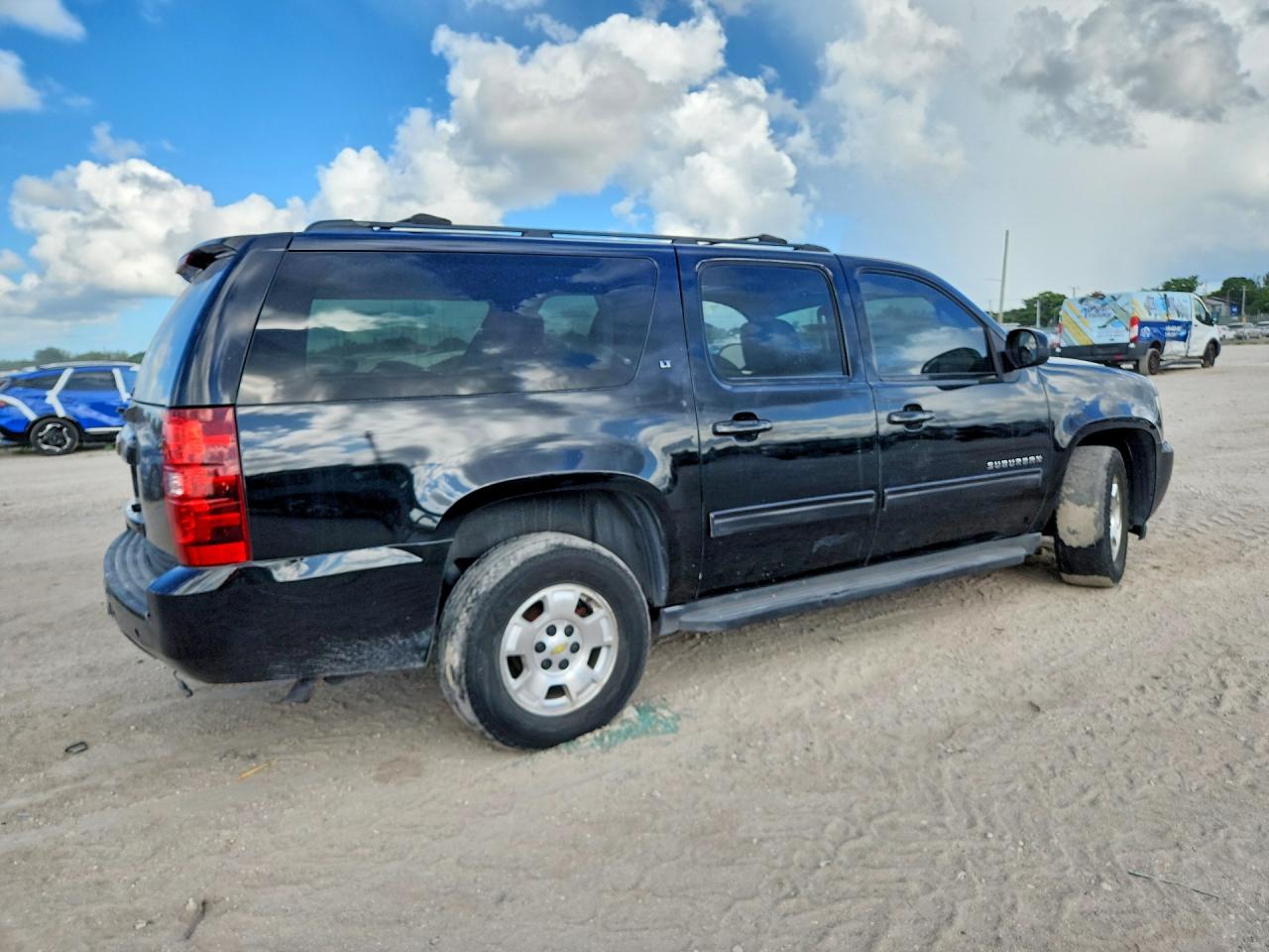 2013 CHEVROLET SUBURBAN