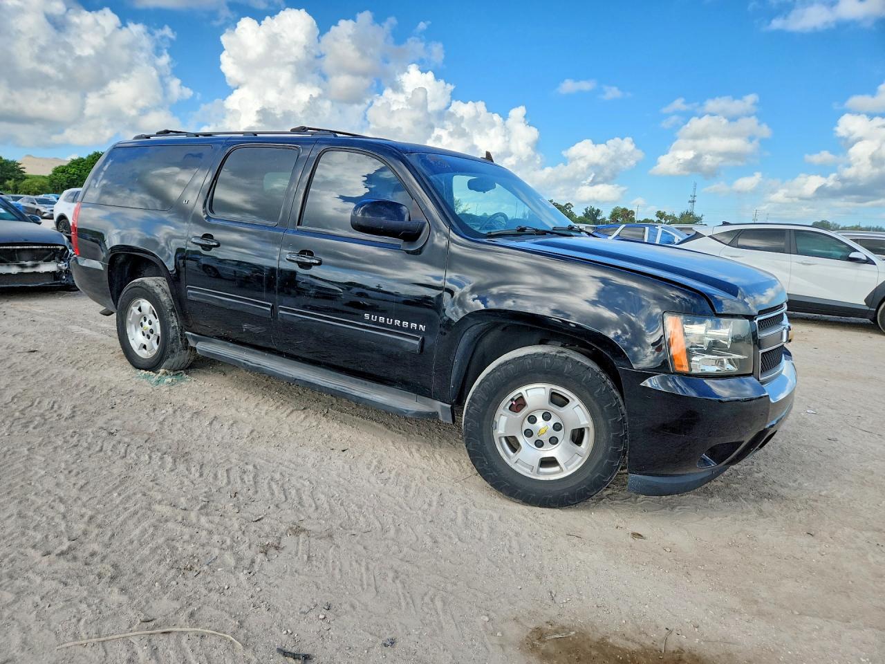 2013 CHEVROLET SUBURBAN