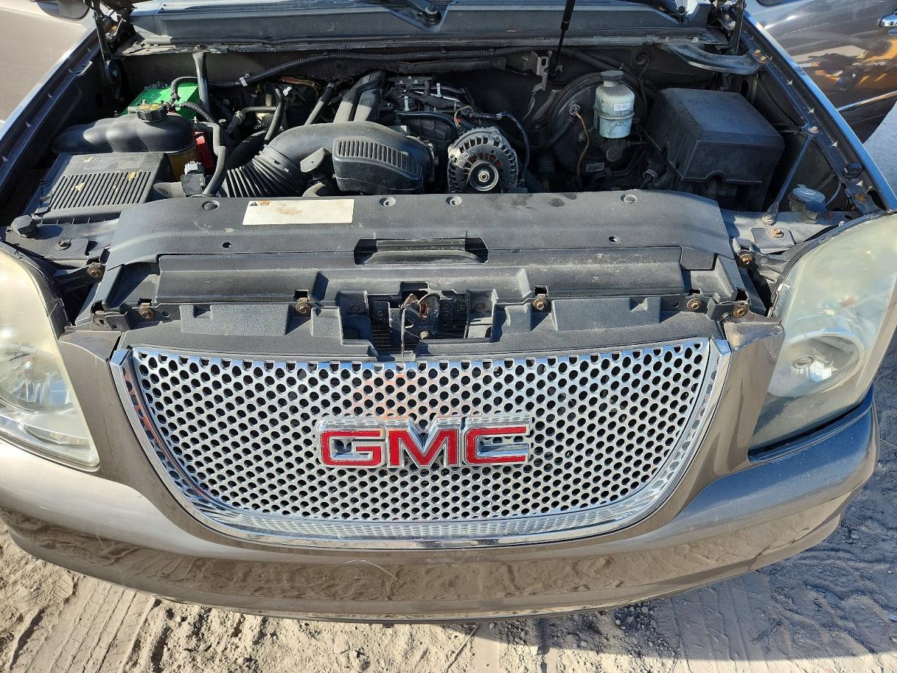 2011 GMC YUKON