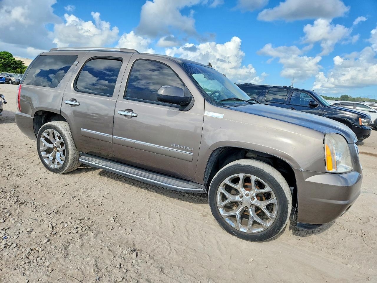 2011 GMC YUKON
