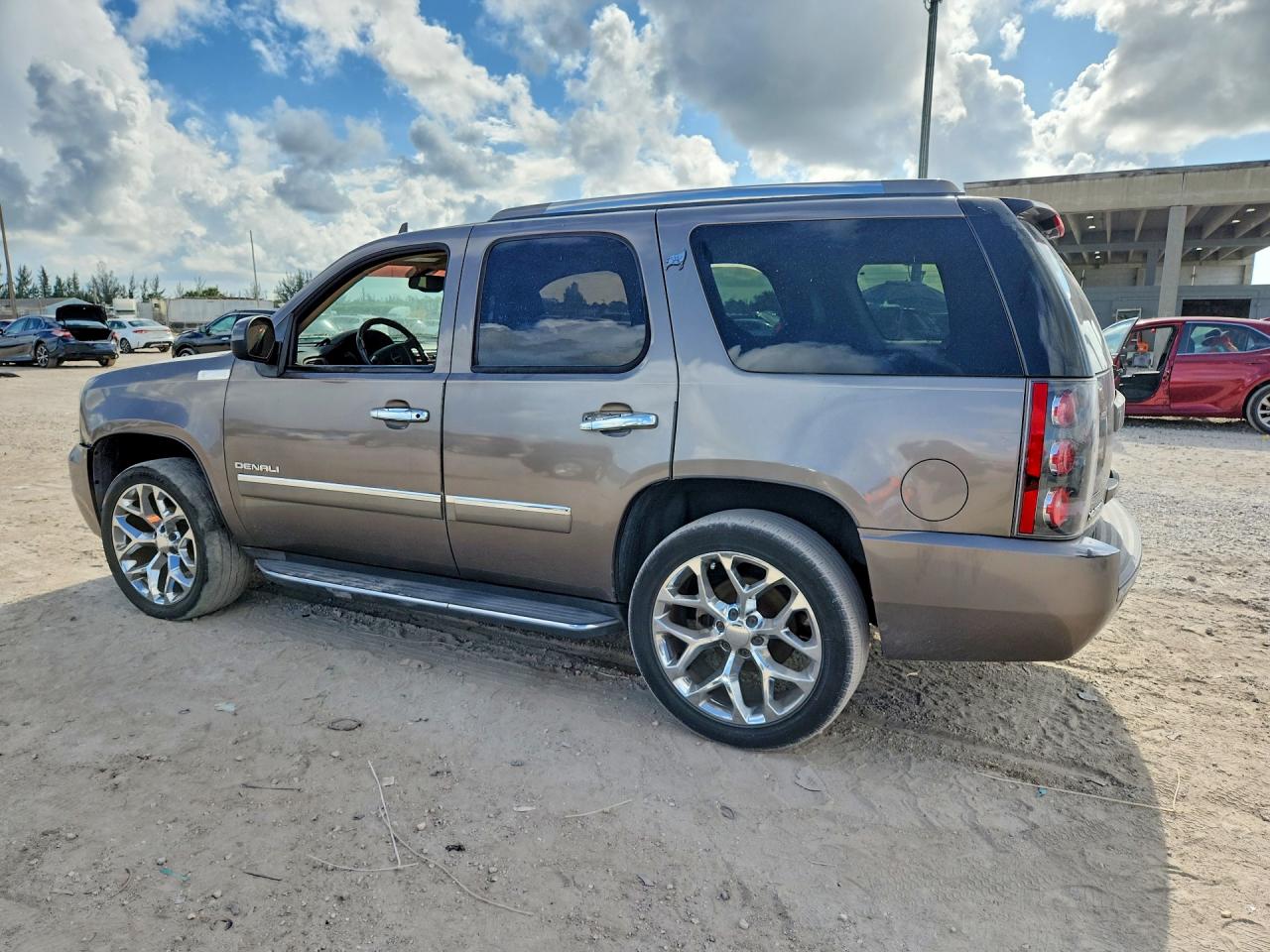 2011 GMC YUKON