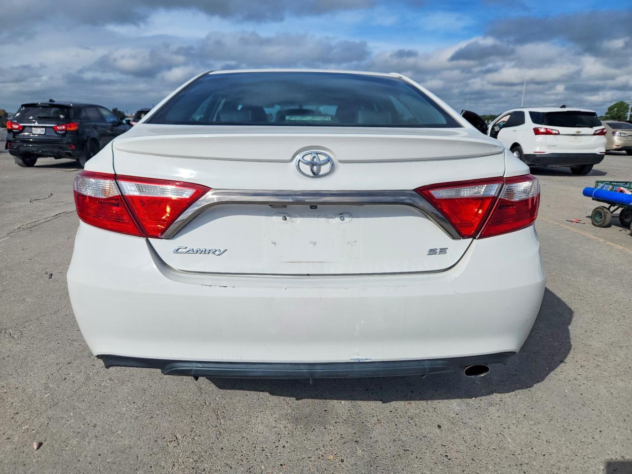 2016 TOYOTA CAMRY