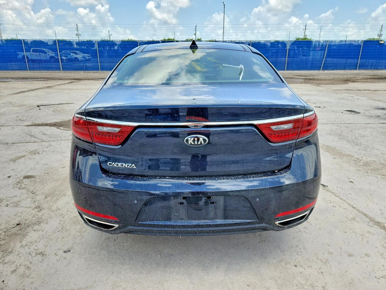 2017 KIA CADENZA