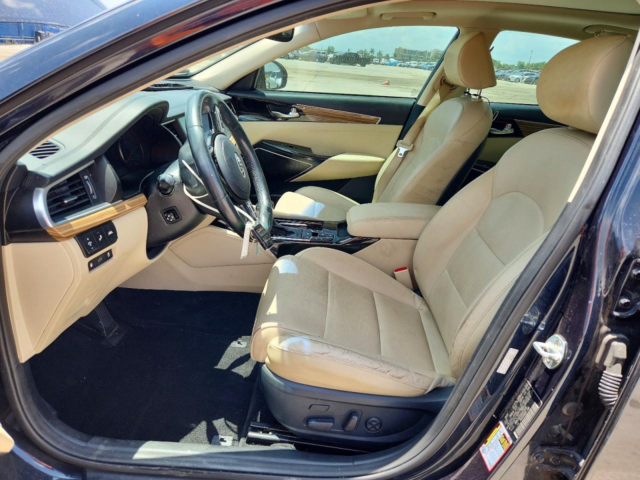 2017 KIA CADENZA