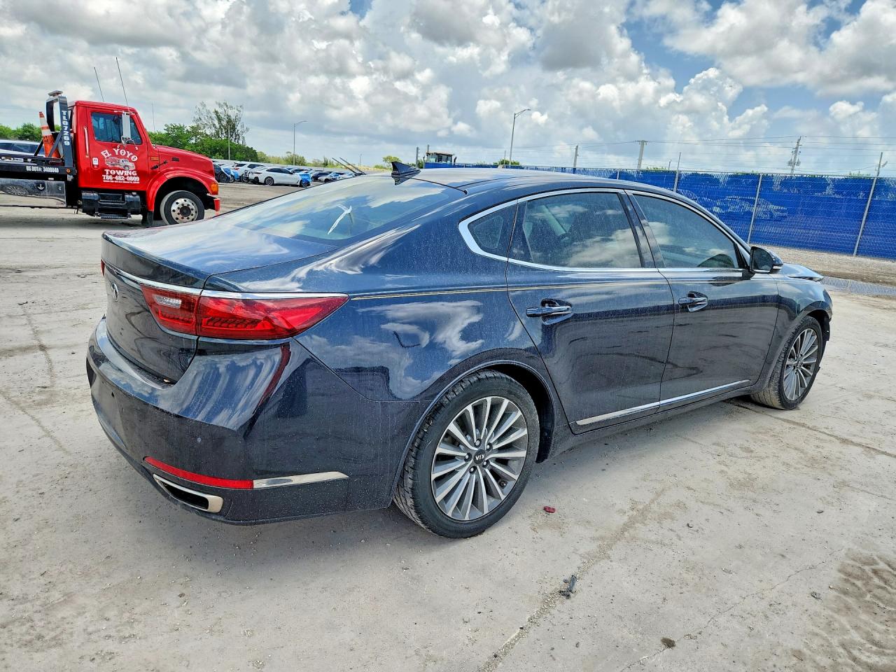 2017 KIA CADENZA