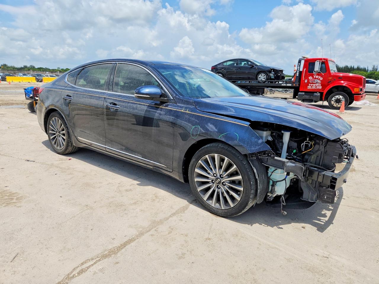 2017 KIA CADENZA