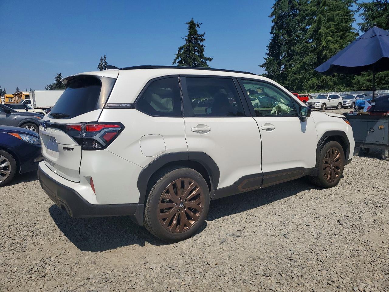 2025 SUBARU FORESTER