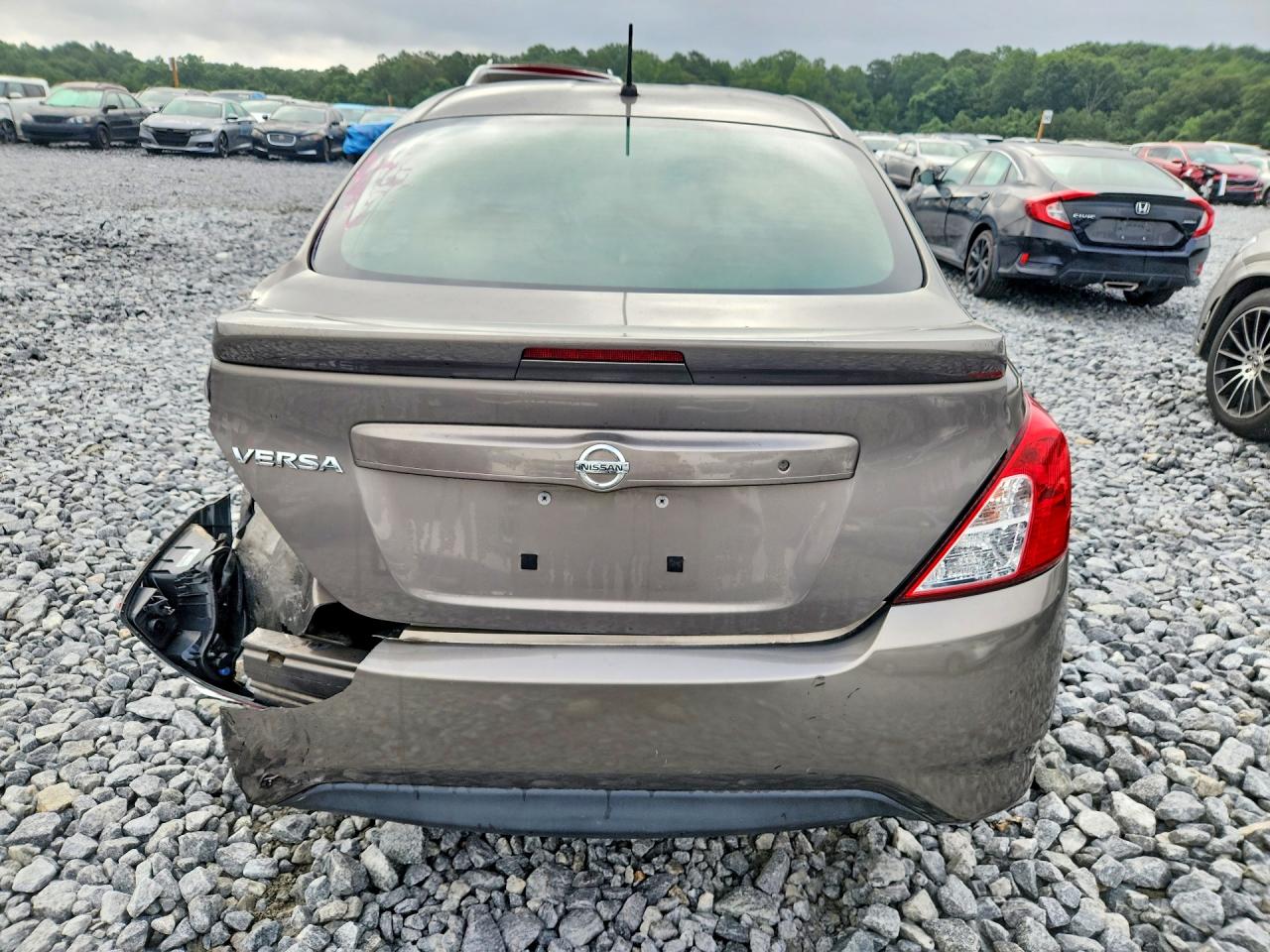 2017 NISSAN VERSA