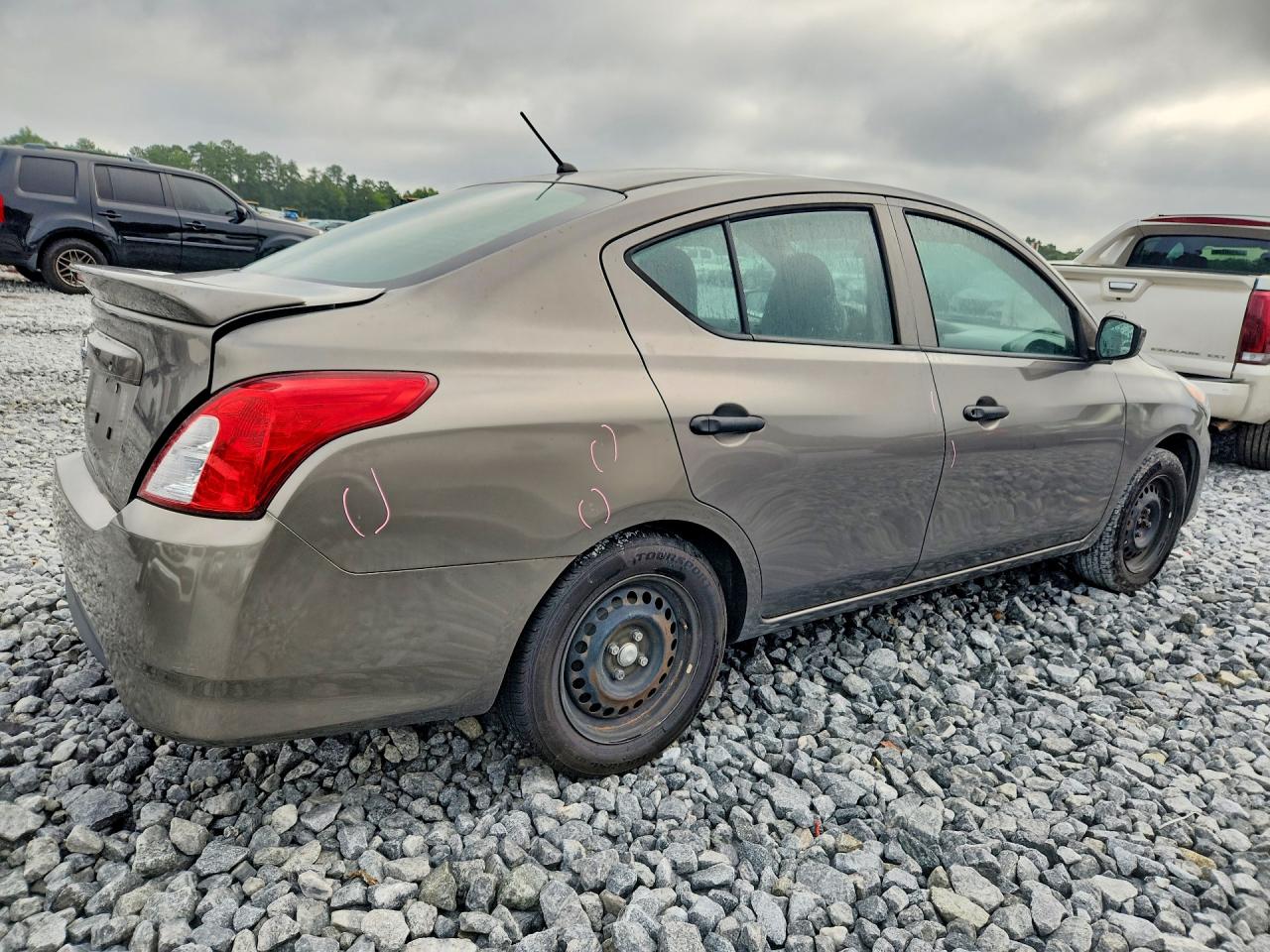 2017 NISSAN VERSA